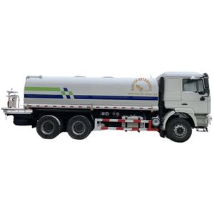 Sinotruck HOWO 6*4 20 cubes 20 M3 20000L 10T 10 tonnes <span class=keywords><strong>camion</strong></span> citerne d'eau <span class=keywords><strong>camion</strong></span> de suppression de poussière avec grand pistolet à brouillard arroseur - Product Image 6