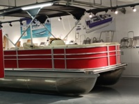 Bateau à ponton en aluminium soudé de luxe de 19 pieds (5,8 m) avec couverture, nouveau design personnalisé pour les fêtes de famille