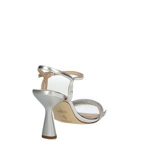 Sandalias de tacón para mujer Menbur plateadas 23800 con punta cuadrada y correa en el tobillo - Product Image 3