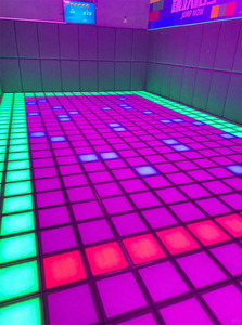 Nouvelle Machine de Jeu au Sol LED Commerciale 2026, Équipement d'Arcade Interactif à Grille, Défi de Saut Multijoueur pour Centre Commercial, ABS - Product Image 3
