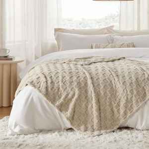 Couverture d'hiver en tricot jacquard 100% polyester personnalisée King Size literie de créateur douce et chaude pour le sommeil jeu de câlin écologique - Product Image 5