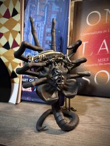 Người Ngoài Hành Tinh Facehugger Điện Thoại Đứng Hợp Thời Trang Hình Hiển Thị Quà Tặng Hiện Đại Điện Thoại Di Động Chủ Và Trang Trí Sưu Tập - Product Image 6