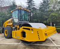 Compacteur vibrant à tambour unique de 36 tonnes, modèle XS365, fabriqué en Chine, pour la construction de barrages et de routes.