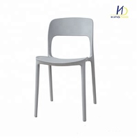 Chaises en plastique empilables colorées en polypropylène pour restaurant, vente chaude en usine, à prix abordable