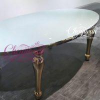 Table de salle à manger ovale moderne de luxe en verre, personnalisable, avec piètement en acier inoxydable doré brillant, idéale pour les mariages et événements – Vente en gros directe usine