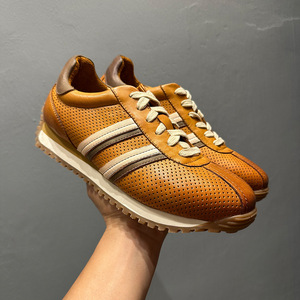 Zapatos de entrenamiento de cuero con bloques de color y diseño hueco para hombre, perforados, transpirables, con suela suave, cómodos, deportivos, casuales, de tacón plano - Product Image 3