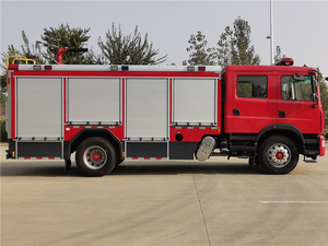 2025 nouveau <span class=keywords><strong>camion</strong></span> <span class=keywords><strong>de</strong></span> sauvetage multifonctionnel en mousse 4*2 7000L pour champ pétrolifère - Product Image 5