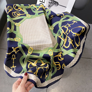 Sciarpa <span class=keywords><strong>elegante</strong></span> in seta da donna con motivi retrò sciarpa in morbido tessuto satinato sciarpa stampata in raso 70x70cm - Product Image 3