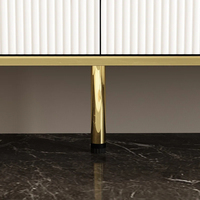 Buffet moderne Armoire de rangement multifonctionnelle Pieds en métal Cadre en métal Poignée en métal Porte encastrée Armoire haute blanche