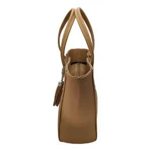 Bolso Tote de Cuero Genuino Fana Lorena, Color Camel, Diseño Grabado, Cierre de Cremallera, Forro de Lona, Para Todas las Temporadas - Product Image 3