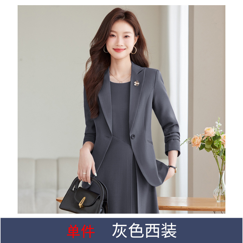 8633 Gray Suit