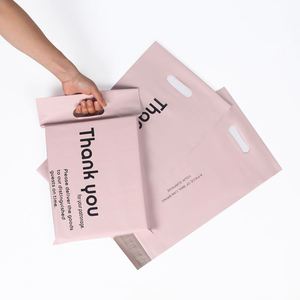 Sac d'expédition biodégradable à forte adhérence, emballage de luxe, fabriqué en poly, imperméable et sac d'expédition de luxe - Product Image 1