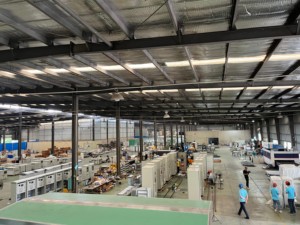 Variateur de fréquence industriel 110 kW 206 A |   Moteurs AC triphasés 380-480V IP21 à montage mural pour pompes et souffleurs d'automatisation - Product Image 3