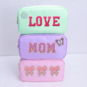 Regalo del Día de la madre, parches de chenilla personalizados, bolsa de <span class=keywords><strong>viaje</strong></span> impermeable de nailon con cremallera, bolsa de cosméticos de maquillaje, <span class=keywords><strong>neceser</strong></span> para <span class=keywords><strong>mujer</strong></span> - Product Image 1
