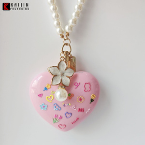 Base de Maquillaje Compacta Personalizada en Forma de Corazón de 6g con Estuche de Plástico Moderno con Estampado de Reloj Despertador para Polvo y Crema BB - Product Image 3