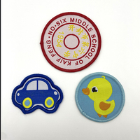 Emblèmes de broderie à la machine à vêtements personnalisée/étiquette nominative/ronde/carrée/tissée/brodée Insigne de poitrine Insigne d'école Bouton Insigne d'escoutisme