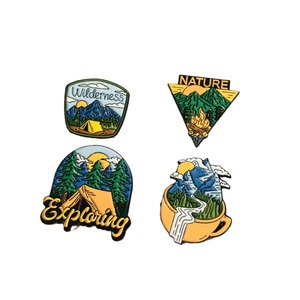 Vente en gros de mini épingles émaillées pour <span class=keywords><strong>l</strong></span>'extérieur épingles de camping amusantes broche rivière de montagne épinglettes vintage pour accessoire de décoration de vêtements - Product Image 3