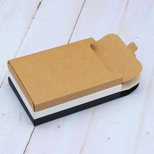 Confezionamento al dettaglio con Logo personalizzato e scatole di cioccolatini in cartone patinato opaco Premium - Product Image 1