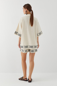 <span class=keywords><strong>Set</strong></span> Estivo Personalizzato da <span class=keywords><strong>Donna</strong></span> in Due Pezzi: Camicetta a Maniche Corte in <span class=keywords><strong>Lino</strong></span> e Cotone e Pantaloncini Sopra il Ginocchio, Completo Casual - Product Image 2
