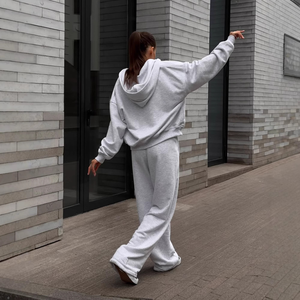 Conjunto de sudadera con capucha y pantalones de forro polar gris para mujer, ropa deportiva informal de ajuste holgado, conjunto de dos piezas de color sólido de longitud completa - Product Image 3