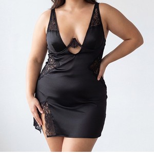 Chemise de nuit en satin et dentelle pour <span class=keywords><strong>femme</strong></span> <span class=keywords><strong>grande</strong></span> <span class=keywords><strong>taille</strong></span>, col en V, fente latérale, avec soutien-gorge push-up intégré - Product Image 6