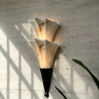 Applique murale en verre plissé de luxe moderne, lampe murale décorative en acier inoxydable noir pour l'intérieur des villas et des hôtels