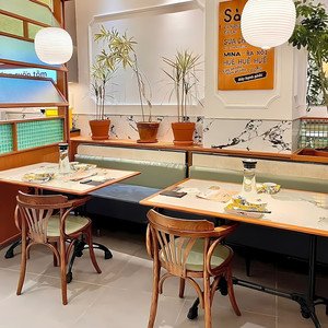 Tavolo Rettangolare in Marmo con Base in Metallo Stabile, Sedie in Legno Curvato, Rivestimento in Rattan, Arredamento <span class=keywords><strong>per</strong></span> Ristoranti - Product Image 2