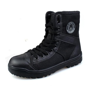 Bottes de combat montantes Jigao pour hommes et femmes, en cuir isolant, patchwork, à talon bas, noires, pour la sécurité et les activités de plein air - Product Image 1