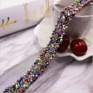 水晶水钻链与白色种子串珠饰边手工缝制棉带缝制服装饰边
