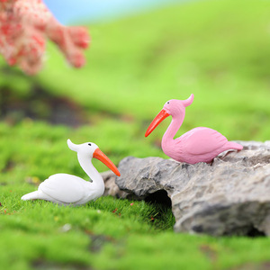 Mini figurines d'animaux, figurines de dessins animés, flamants roses, ornements, mini artisanat en plastique, bricolage créatif pour jardin féerique, articles de décoration pour la maison - Product Image 1
