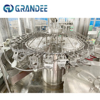 Machines de remplissage entièrement automatiques pour la production d'eau, machine de bouchage de bouteilles d'eau