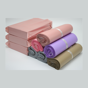 Busta <span class=keywords><strong>Postale</strong></span> in Polietilene Nero Opaco con Logo Personalizzato, <span class=keywords><strong>Confezione</strong></span> in Plastica per Spedizione di Abbigliamento, Calzini e Scarpe - Product Image 2