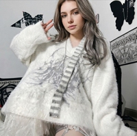 Weißer flauschiger Skelett-Pullover – weicher, flauschiger Strickpullover mit Streifendetail, Gothic Oversized V-Neck Top, Y2K Winter Streetwear