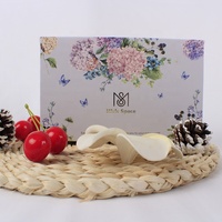 Fournisseur en gros de bougies parfumées avec logo et emballage personnalisés, boîte cadeau contemporaine, décoration de Noël, décoration du Nouvel An, cire de soja 646
