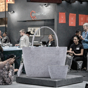 <span class=keywords><strong>Borsa</strong></span> Natalizia Minimalista <span class=keywords><strong>in</strong></span> Tessuto Non Tessuto Ecologico con Logo Personalizzato, <span class=keywords><strong>Borsa</strong></span> a Tracolla Resistente per Viaggi e Conservazione - Product Image 4