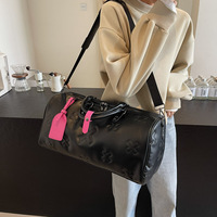 Sac de voyage en PU personnalisé avec étiquette suspendue texturée 3D en relief, séparation sec/humide, multi-poches, léger, pour week-end ou nuitée