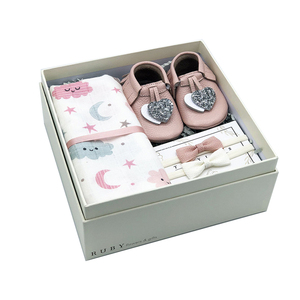 <strong>Hamper</strong> Shower Clothes <strong>Set</strong> Baby Gift Box - Product Image 1