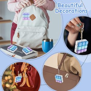 Llavero con teclado Fidget 9 en 1, juguete con botón de descompresión, alivio del estrés para niños de 8 a 13 años, plástico unisex - Product Image 4