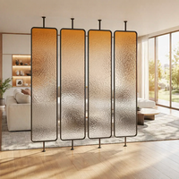 Cloison de séparation semi-transparente personnalisable en verre dégradé arc-en-ciel et acier inoxydable, style minimaliste moderne, pour salon