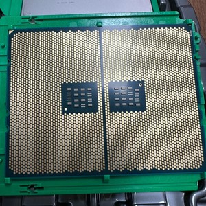 ซีพียูเซิร์ฟเวอร์ประสิทธิภาพสูง EPYC 7302 16 คอร์, 32 เธรด, ความเร็วพื้นฐาน 3.0GHz, ความเร็วสูงสุด 3.3GHz EPYC 7302 - Product Image 2