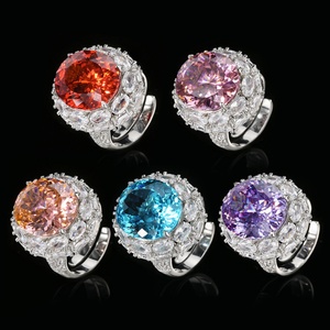 เครื่องประดับแฟชั่น แหวนทองแดงรักษ์โลก ทรงกลม 14*16 มม. ประดับเพทายสีแดงแบบกลุ่ม ปรับขนาดได้ สำหรับผู้หญิง - Product Image 5