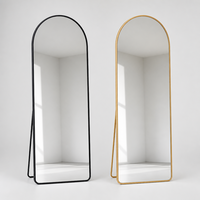 Miroir sur pied moderne en métal à cadre arqué pour salon, à fixer au mur ou au sol