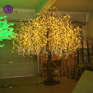 Lumière LED populaire pour extérieur, étanche, en forme de saule, décorative et attrayante avec des brindilles tombantes pour la décoration de jardins et de centres de villégiature, en vente - Product Image 3