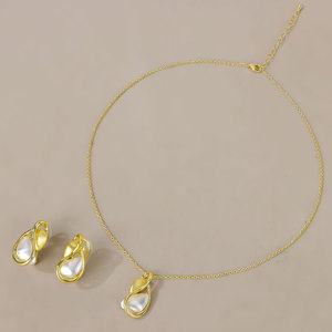 Vintage Italian Elegant Pearl 14k Gold Brass <b>Jewelry</b> <b>Set</b> Crystal Teardrop Necklace Earrings Women For <b>Prom</b> Party - Product Image 3