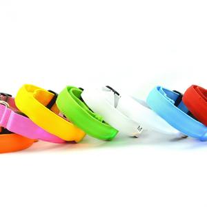 Collier pour chien en polyester monochrome lumineux à LED, vente directe d'usine, avec fermeture à boucle, décontracté - Product Image 5