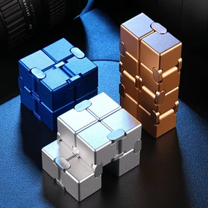 Cube Magique Anti-Stress à Retournement Infini, Jouet Sensoriel pour Enfants, Cadeau de Noël Amusant pour Enfants aux Besoins Spéciaux - Product Image 4