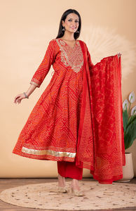 Kurti Bhandej con estampado y bordado, Kurta de algodón con pantalones y Dupatta, producto hecho a mano al por mayor, personalizado - Product Image 4