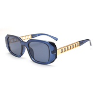Vente en gros, offre spéciale, lunettes de soleil carrées à grande monture, lunettes de soleil avec chaîne, temple, design italien, lunettes de soleil avec protection UV