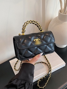 <span class=keywords><strong>Bolso</strong></span> de hombro/cruzado de moda de lujo ligero con cadena y acolchado de diamantes, <span class=keywords><strong>pequeño</strong></span>, cuadrado, de PU, con cierre de candado, para comercio exterior. - Product Image 1