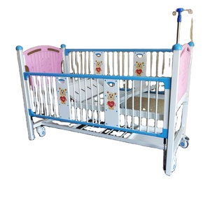 Cama Hospitalaria Pediátrica Manual de Doble Manivela con Barandillas de Seguridad y Diseño de Dibujos Animados - Product Image 1